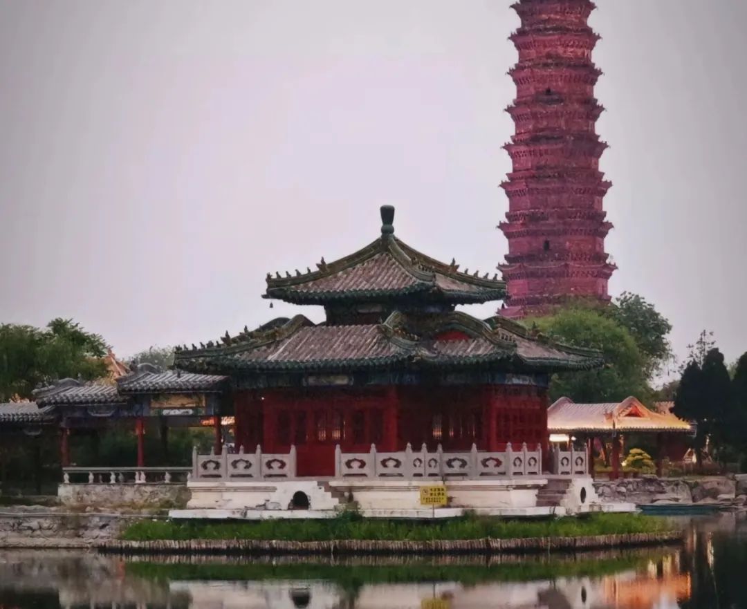 DƬ